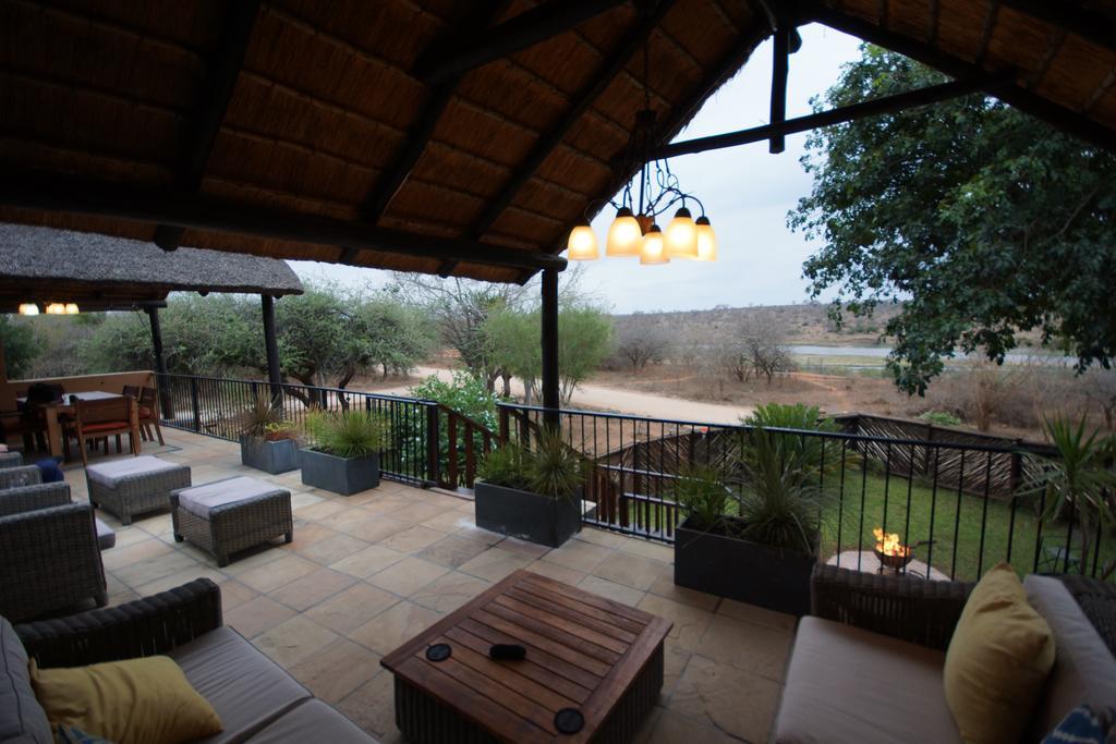 Tau @ Kruger Villa Marloth Park Eksteriør bilde